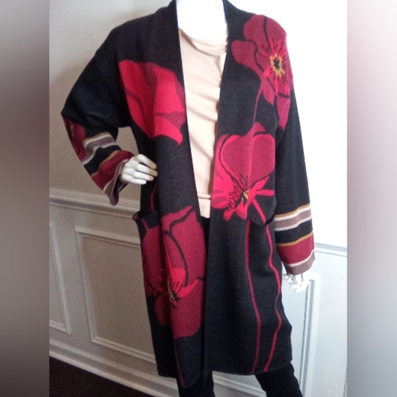 Max Sport Women's Poppy Black and Red Long Floral Cardigan Size Medium - Picture 2 of 16